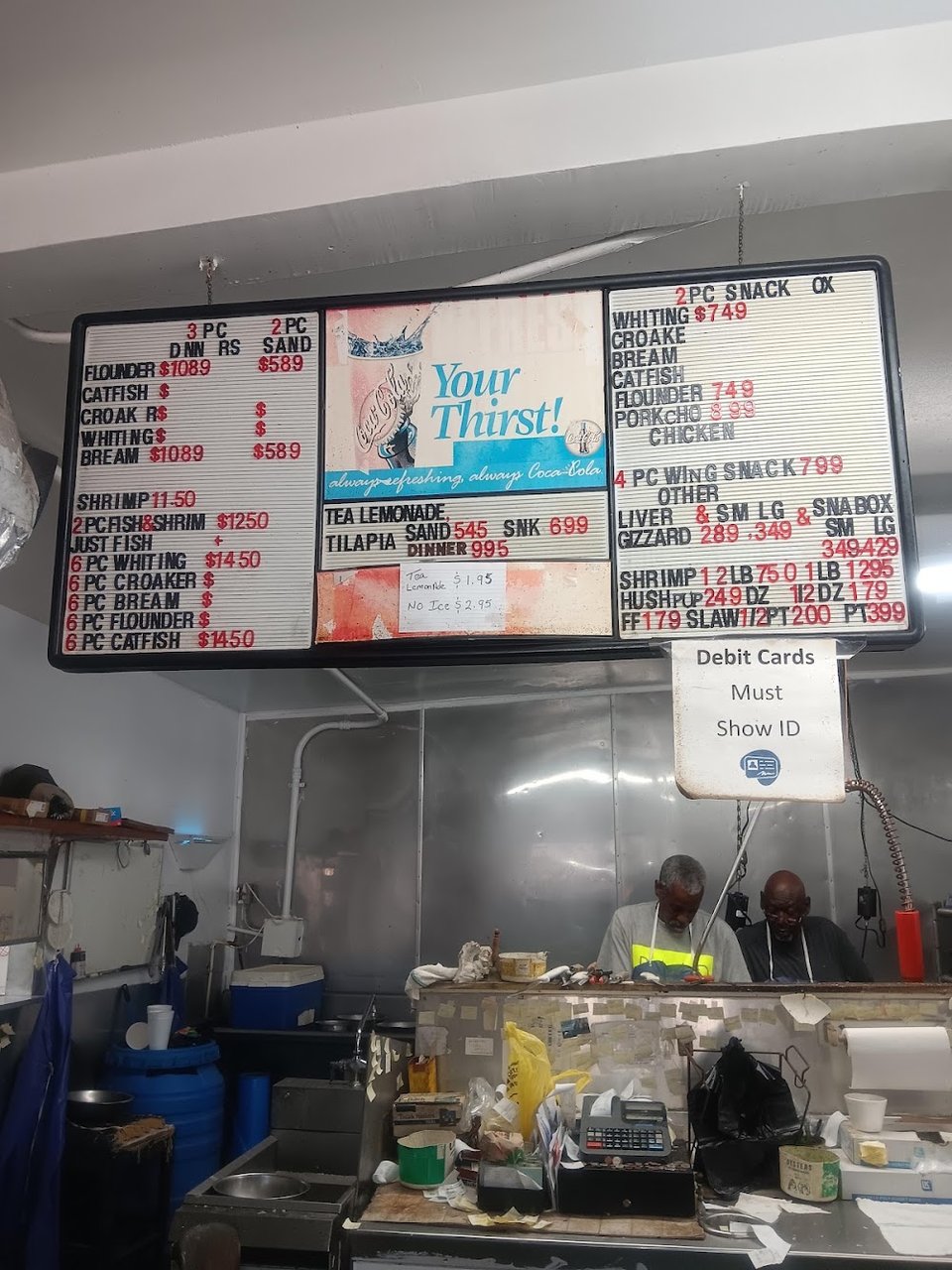Menu page featuring lunch and dinner items.